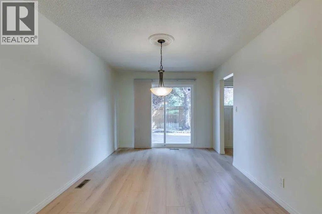 26, 714 Willow Park Drive SE