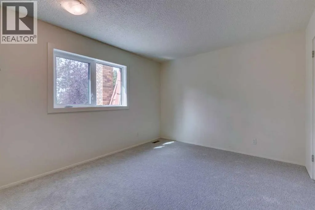 26, 714 Willow Park Drive SE