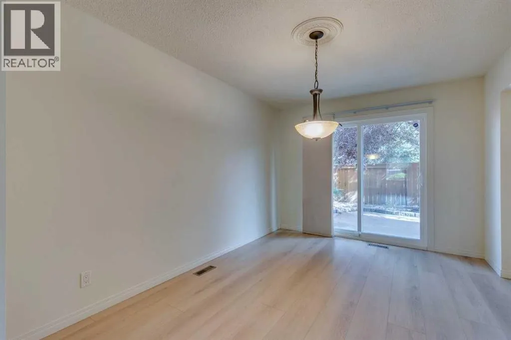 26, 714 Willow Park Drive SE