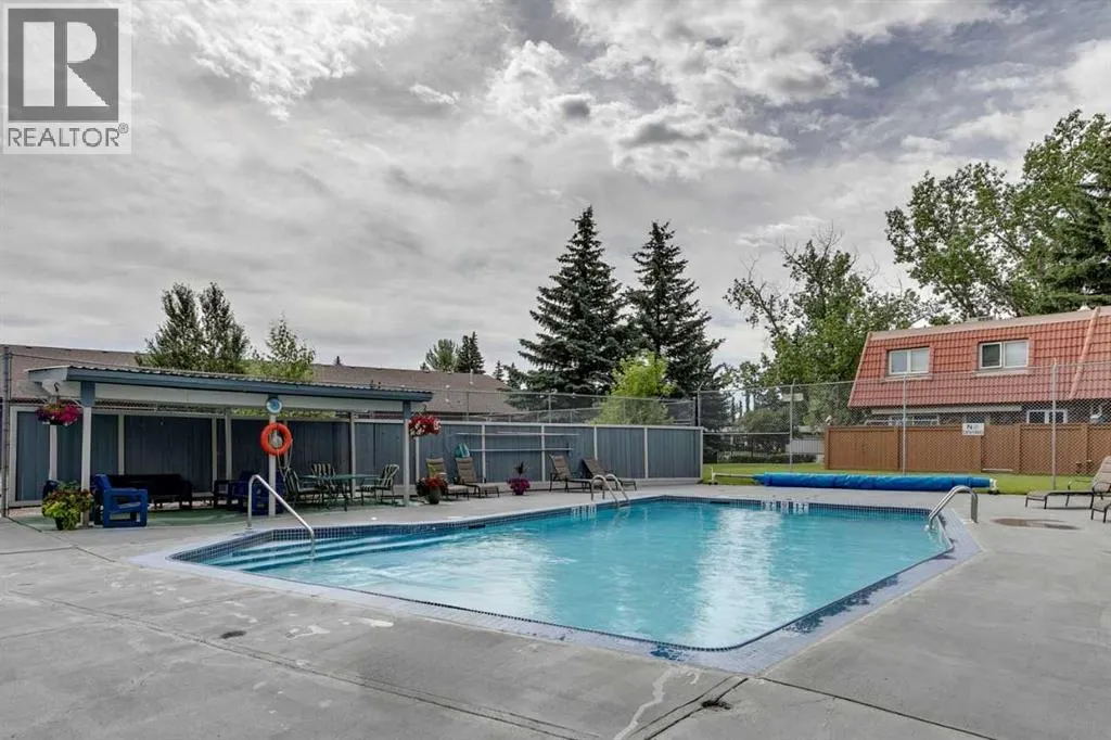 26, 714 Willow Park Drive SE