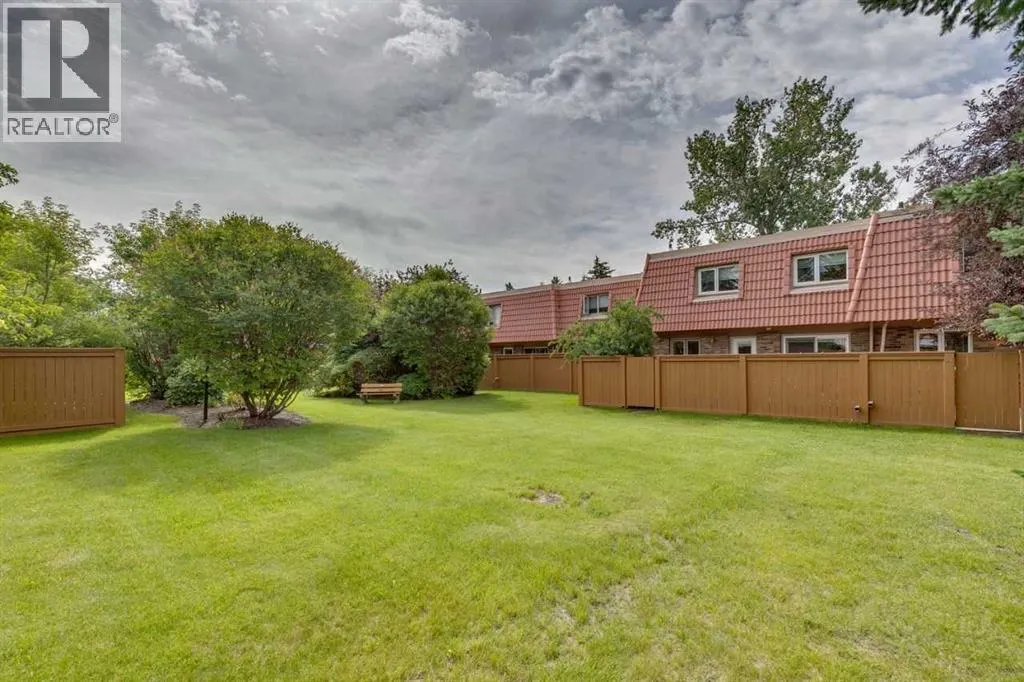 26, 714 Willow Park Drive SE