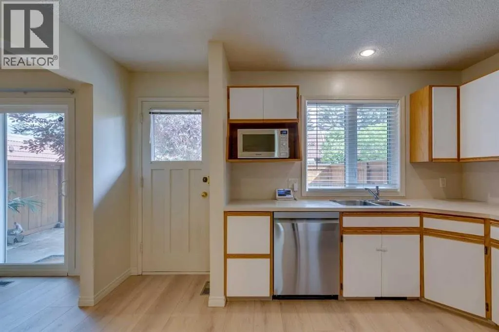 26, 714 Willow Park Drive SE