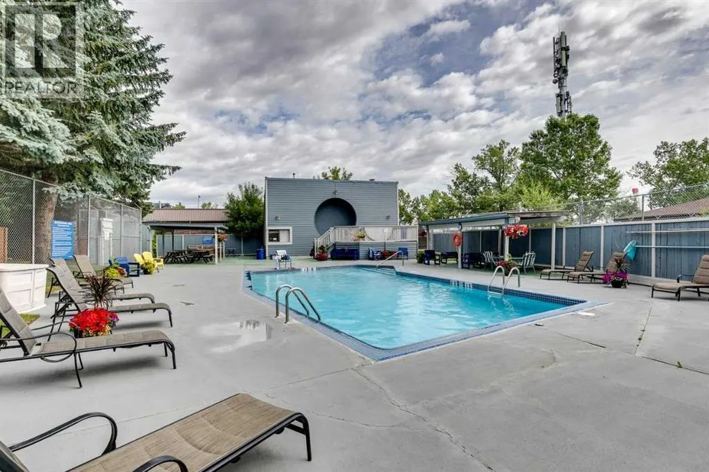 26, 714 Willow Park Drive SE