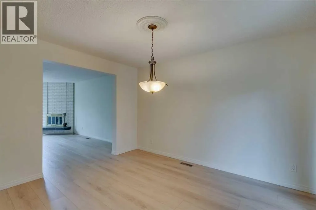 26, 714 Willow Park Drive SE