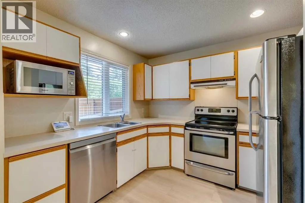 26, 714 Willow Park Drive SE