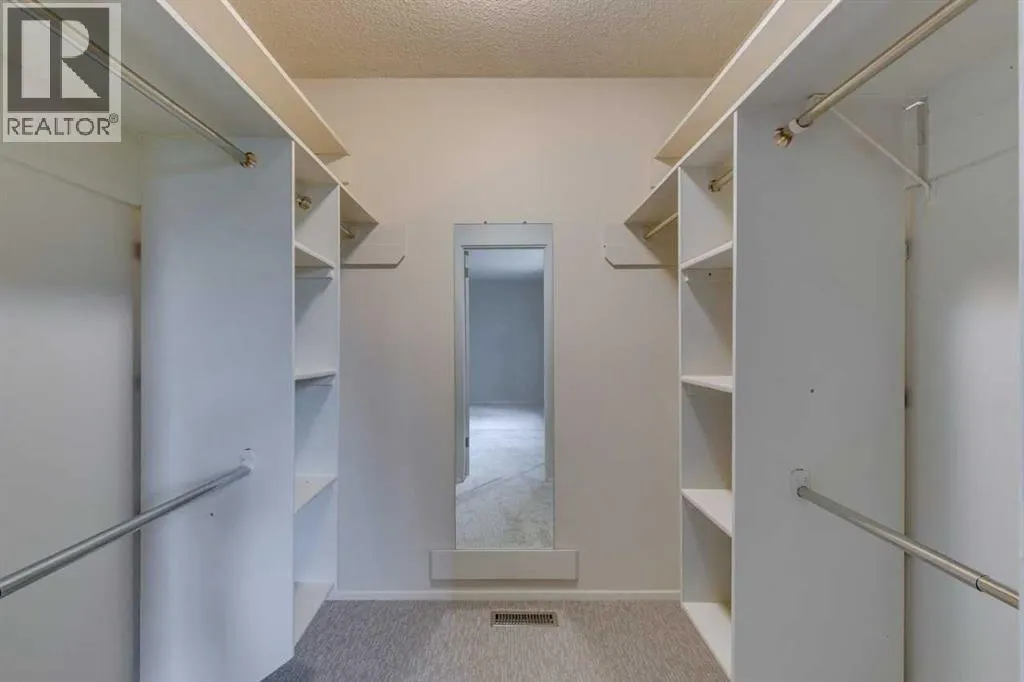 26, 714 Willow Park Drive SE