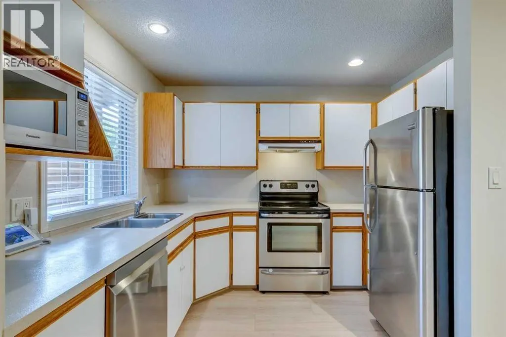 26, 714 Willow Park Drive SE