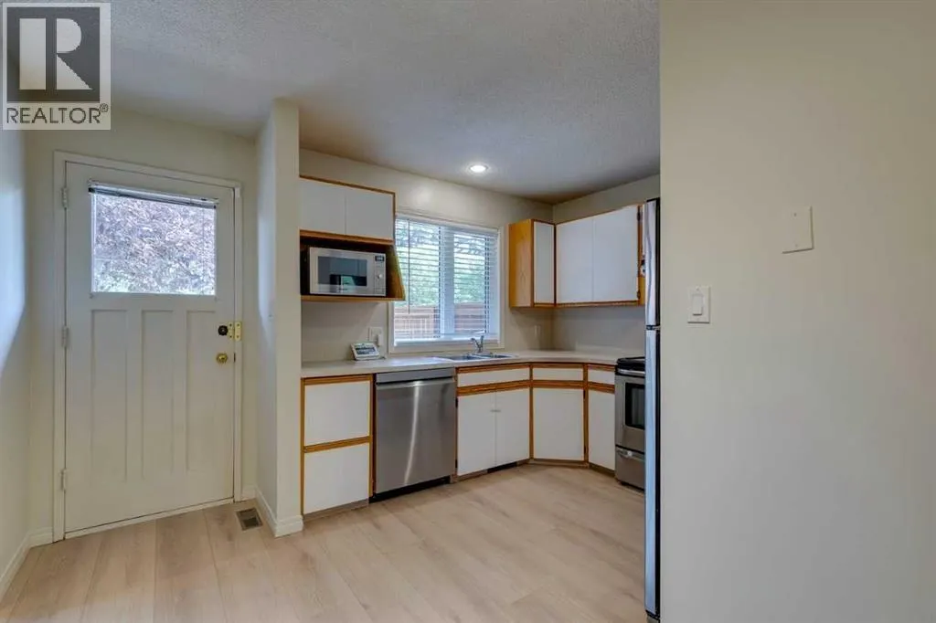 26, 714 Willow Park Drive SE