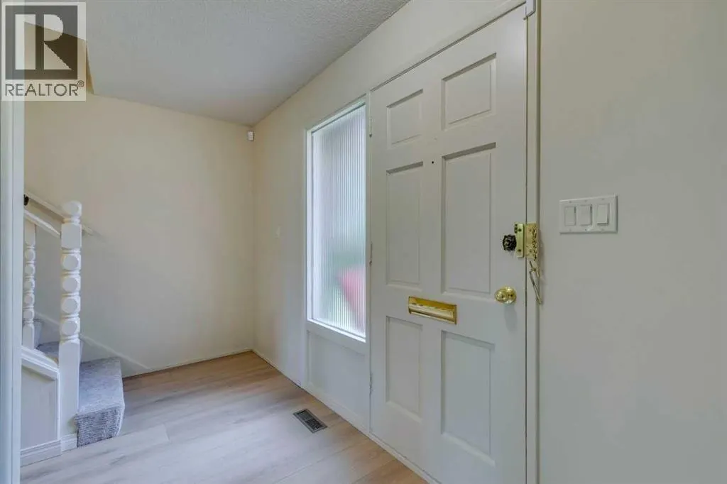 26, 714 Willow Park Drive SE