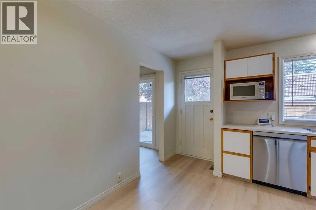 26, 714 Willow Park Drive SE