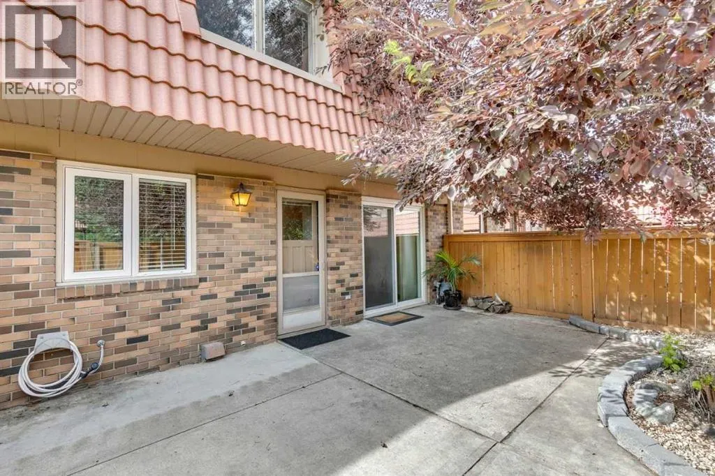 26, 714 Willow Park Drive SE