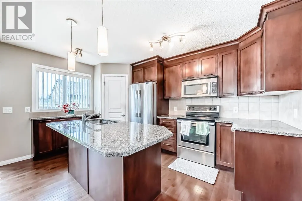 249 Elgin Meadows Park SE