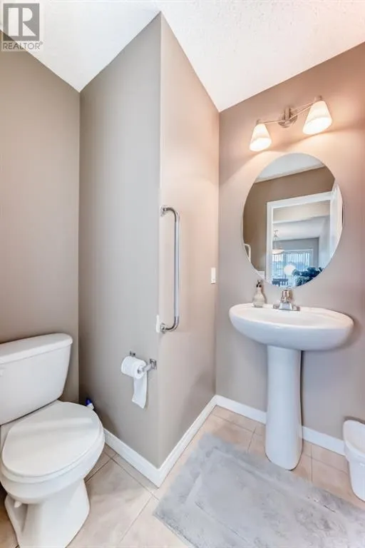 249 Elgin Meadows Park SE