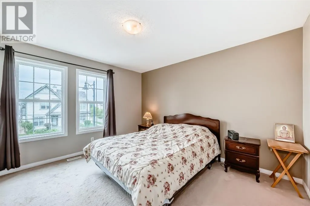249 Elgin Meadows Park SE