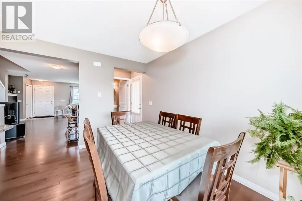249 Elgin Meadows Park SE