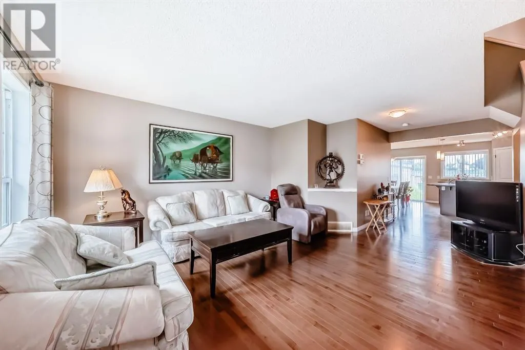 249 Elgin Meadows Park SE