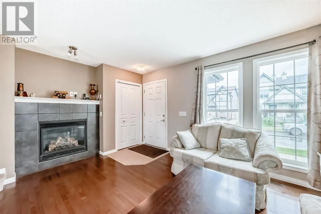 249 Elgin Meadows Park SE