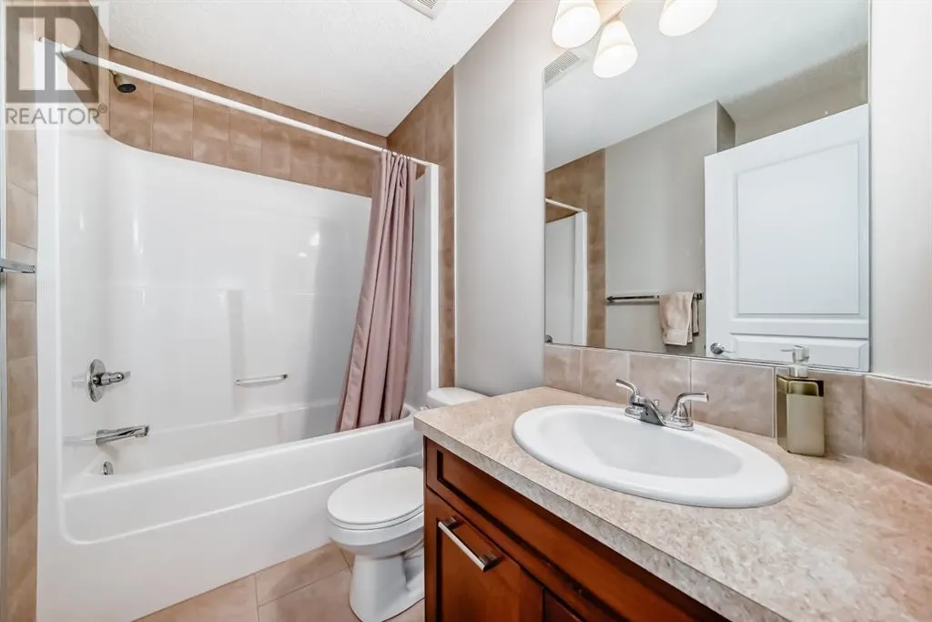 249 Elgin Meadows Park SE