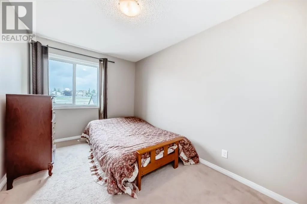 249 Elgin Meadows Park SE