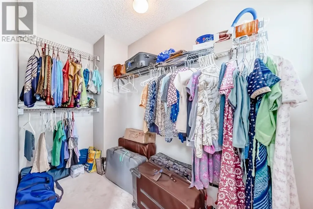 249 Elgin Meadows Park SE