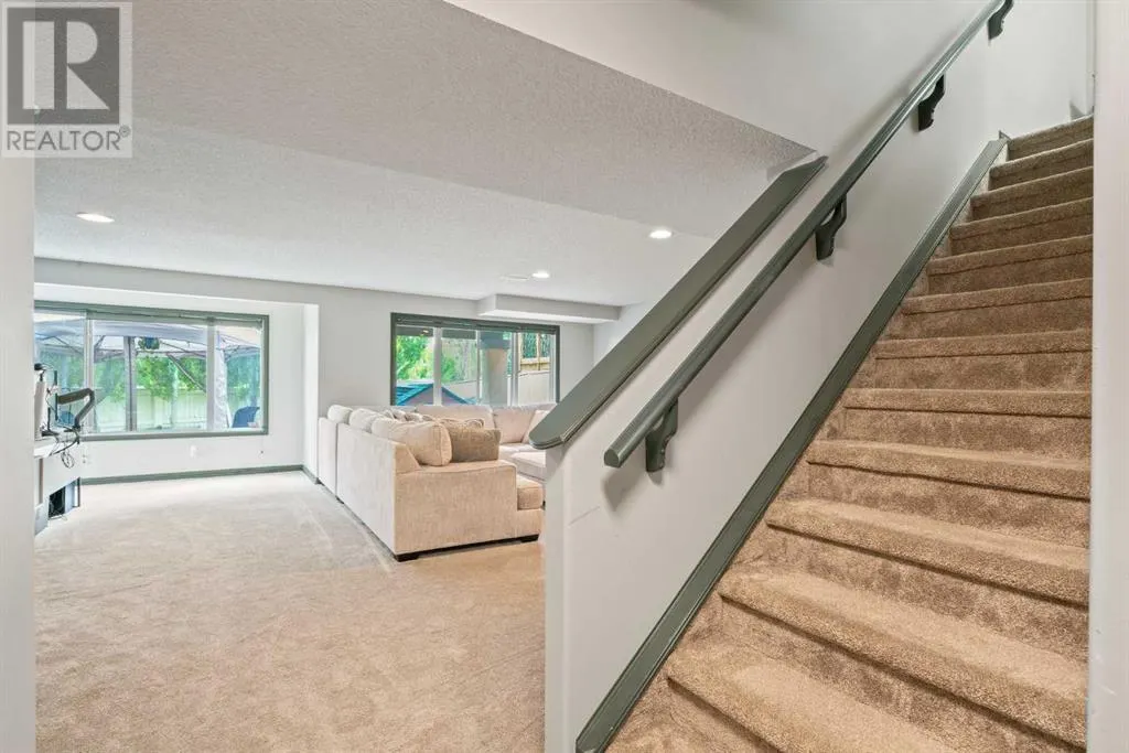84 Everwillow Park SW