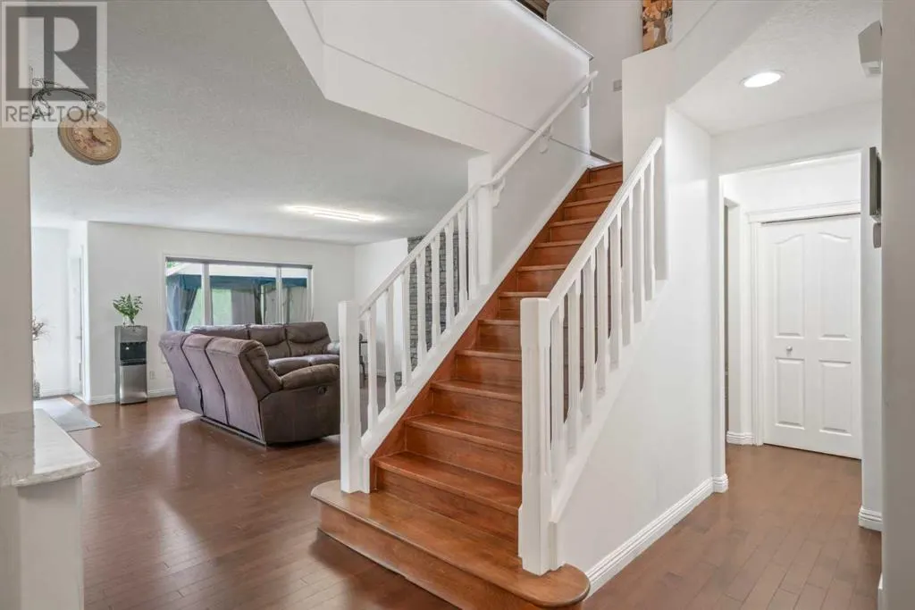 84 Everwillow Park SW
