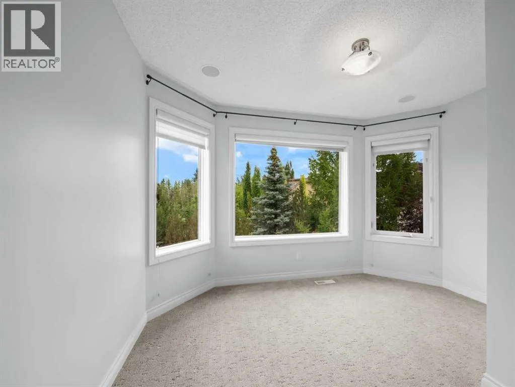 210 Evergreen Mews SW