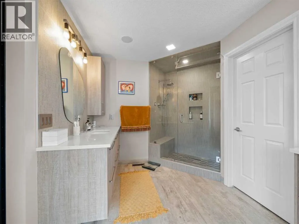 210 Evergreen Mews SW