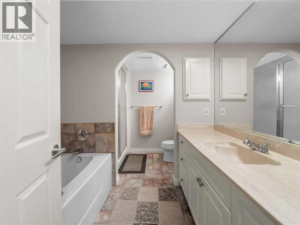 210 Evergreen Mews SW