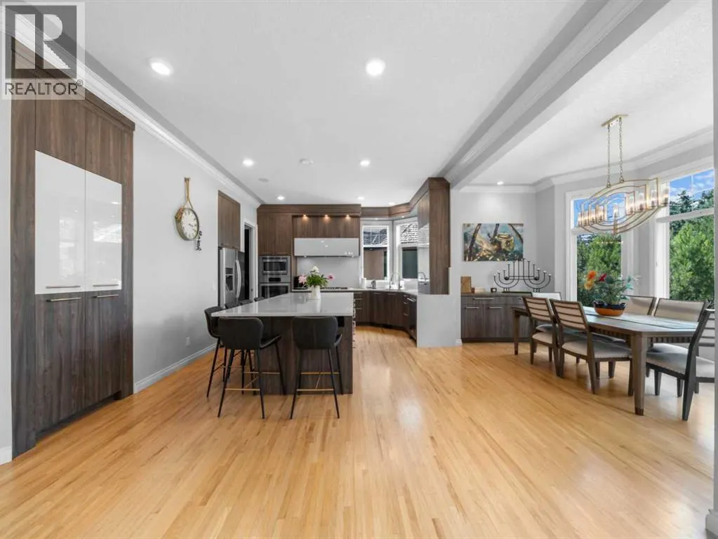 210 Evergreen Mews SW