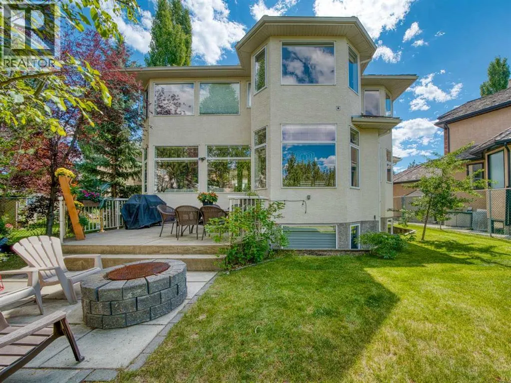 210 Evergreen Mews SW