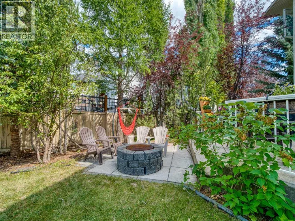 210 Evergreen Mews SW
