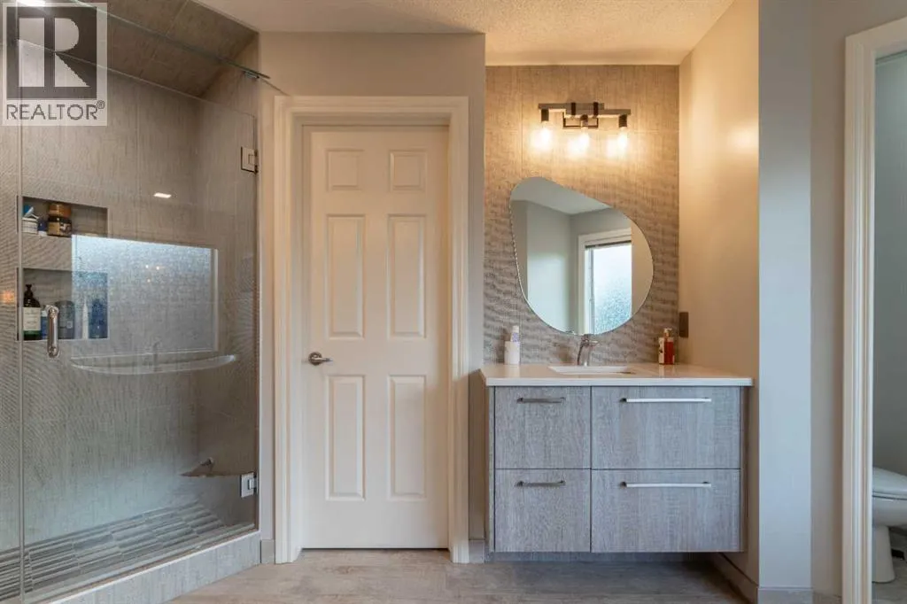 210 Evergreen Mews SW
