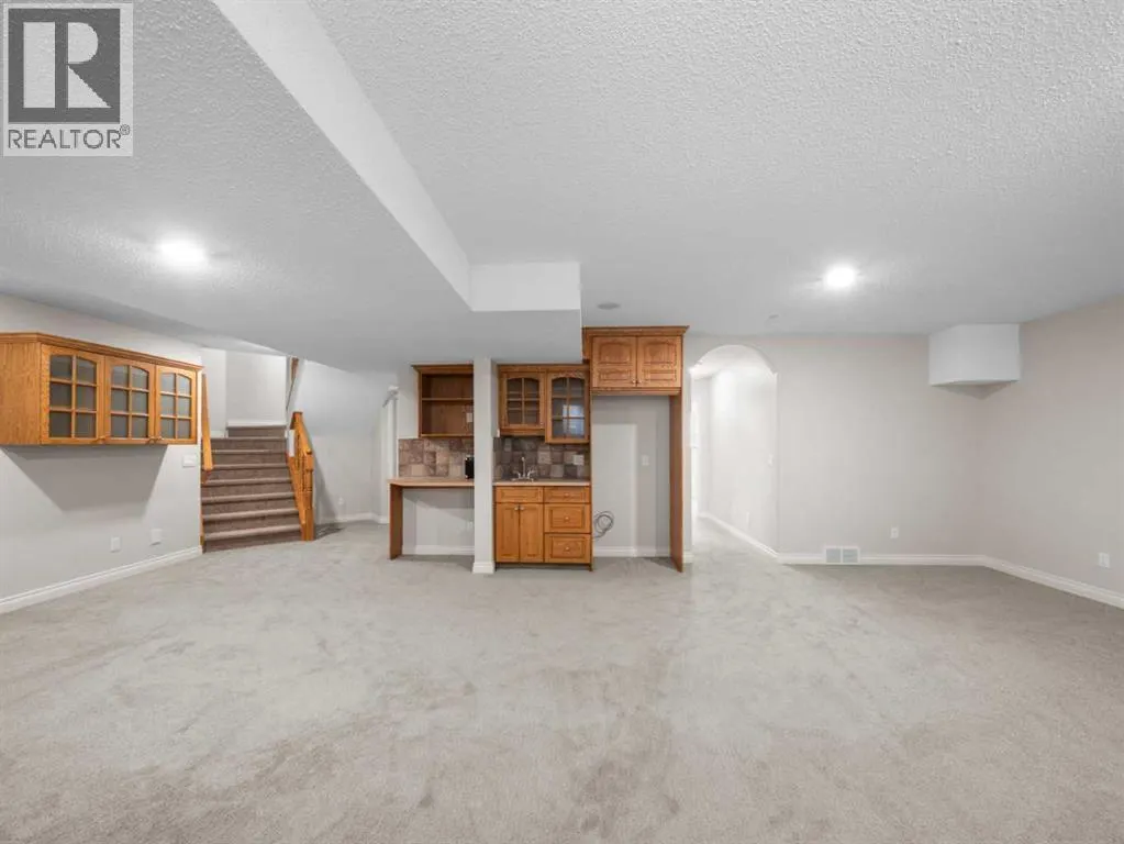 210 Evergreen Mews SW