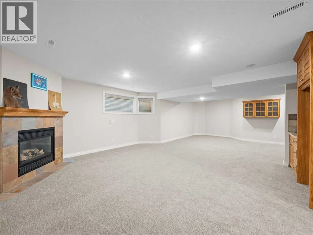 210 Evergreen Mews SW