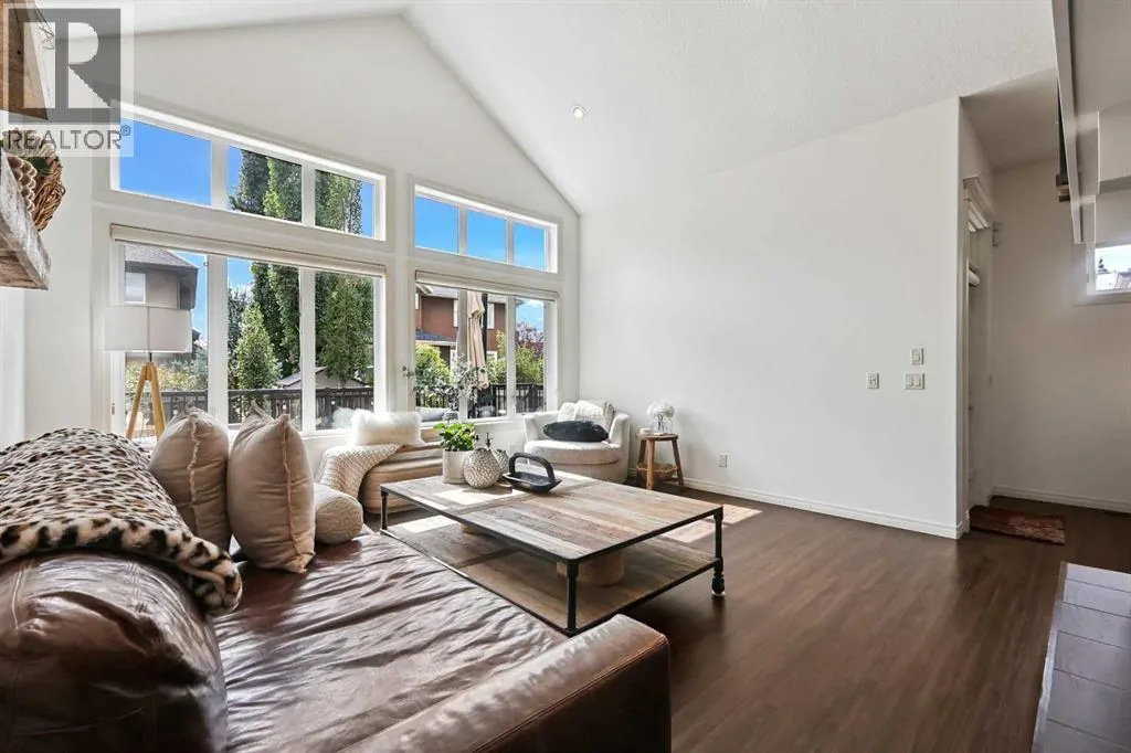 81 Elgin Estates View SE