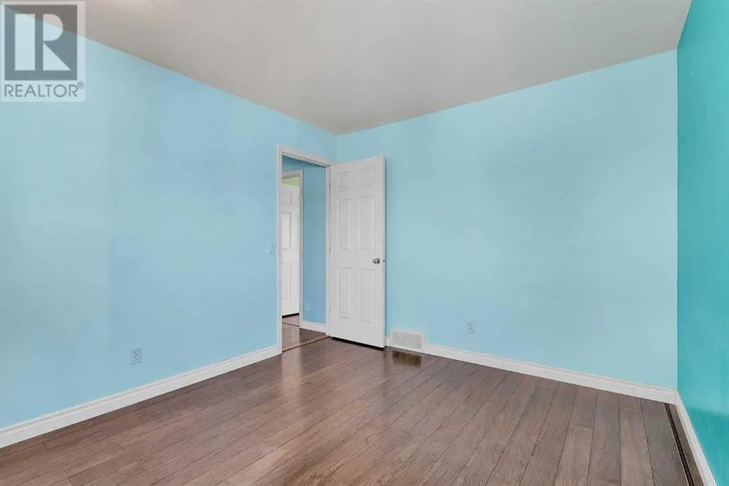 34 Simcoe Place SW