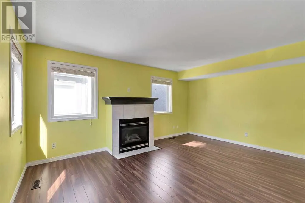 34 Simcoe Place SW