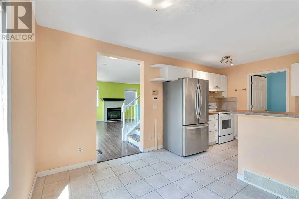 34 Simcoe Place SW