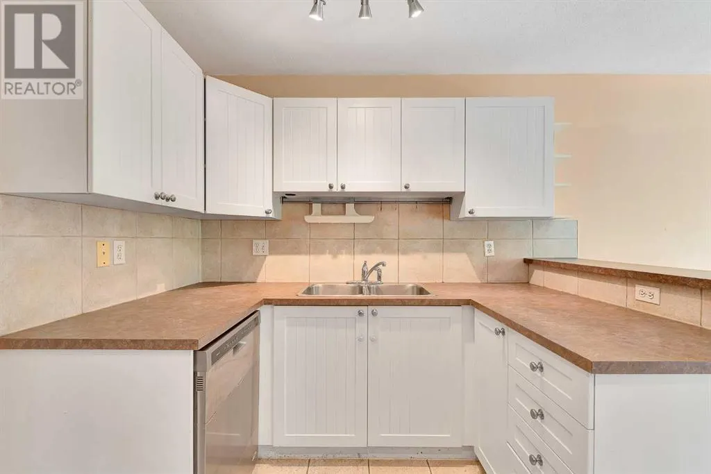 34 Simcoe Place SW