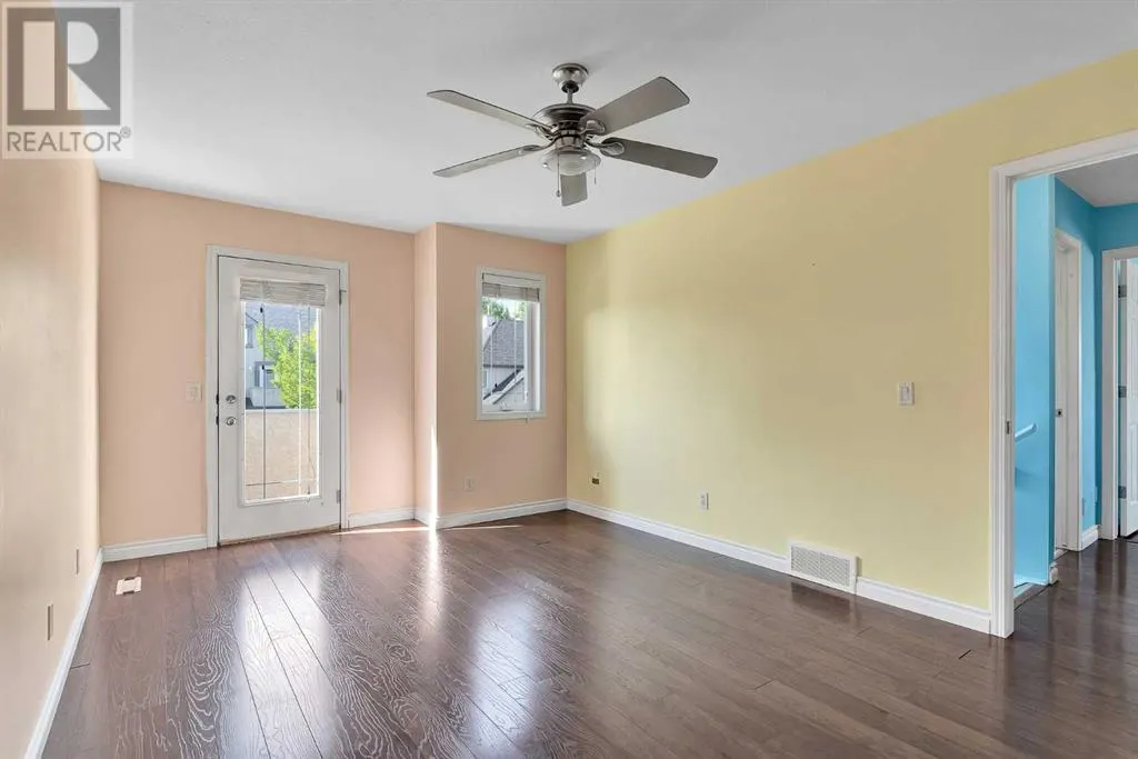 34 Simcoe Place SW