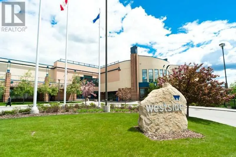 34 Simcoe Place SW