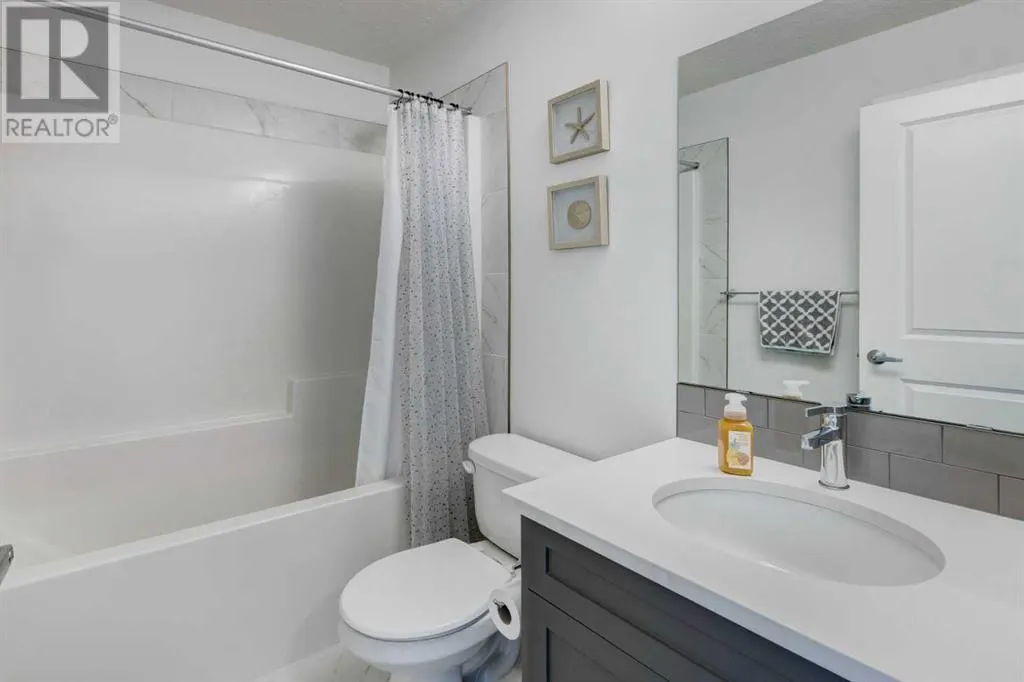 100 Emberside Glen