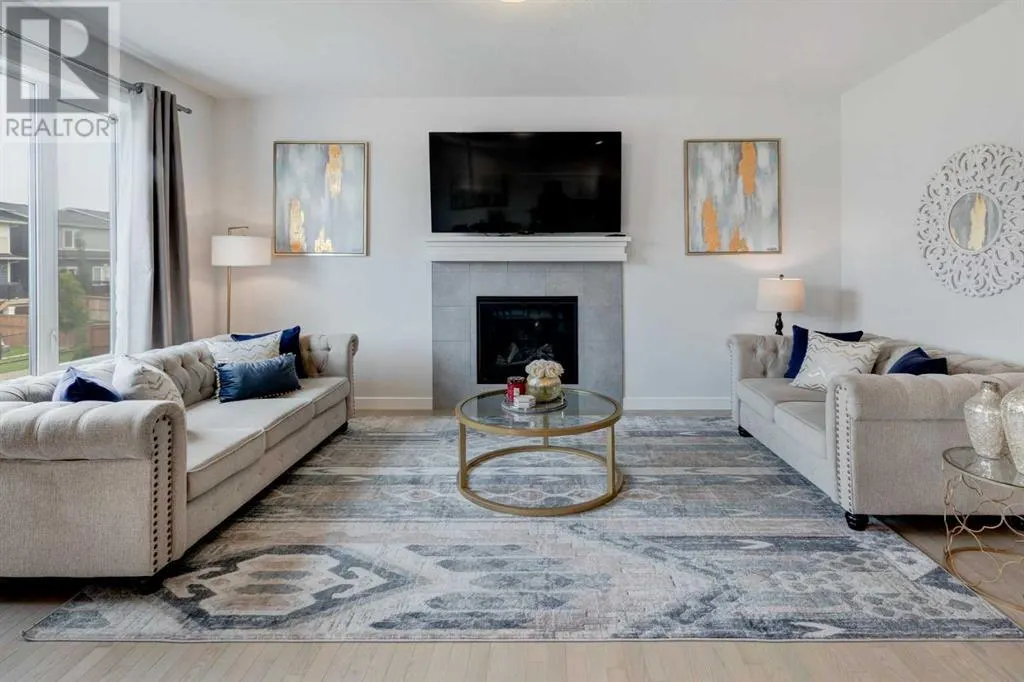 100 Emberside Glen