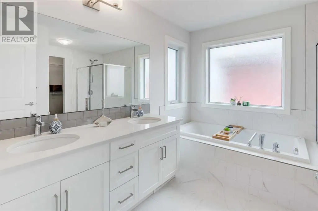 100 Emberside Glen