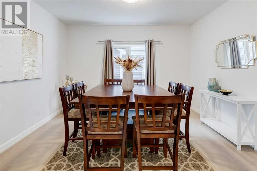 100 Emberside Glen