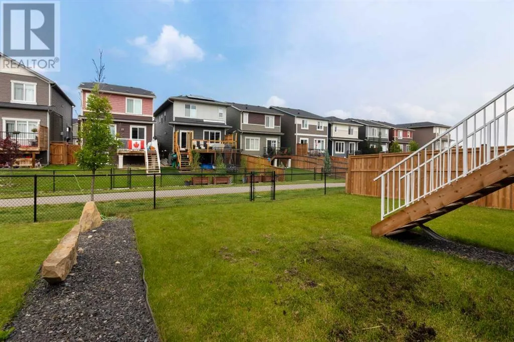 100 Emberside Glen