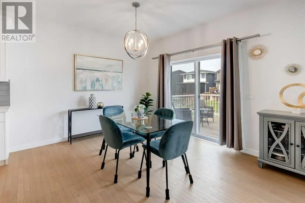100 Emberside Glen