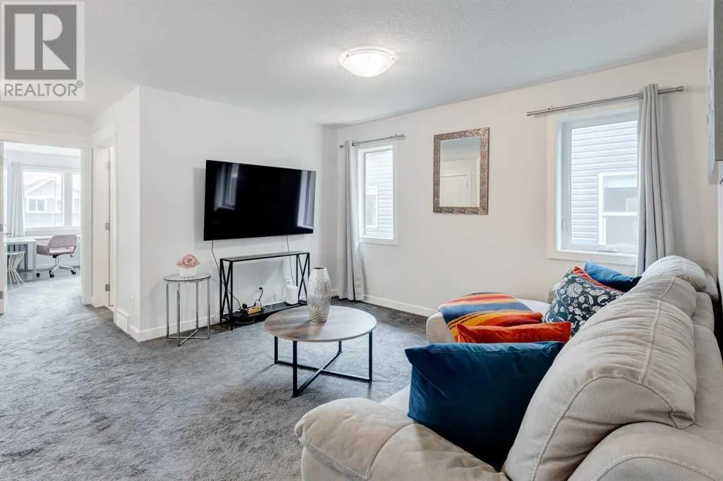 100 Emberside Glen