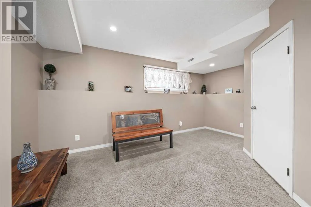 145 Carr Crescent